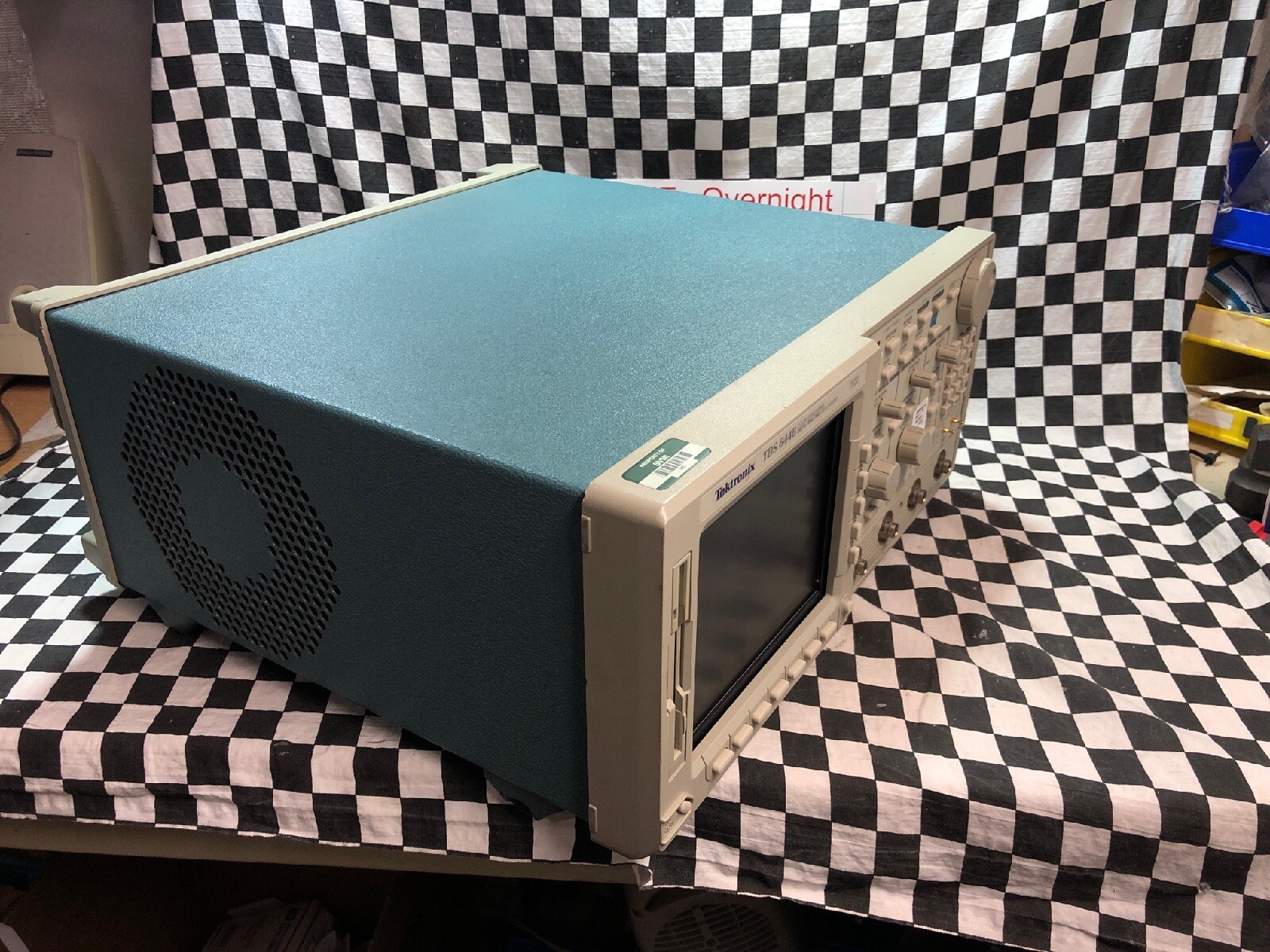 TEKTRONIX TDS644B Digital REAL-TIME Oscilloscope 500 MHz, 2.5 GS/s, COLOR 4 CHAN
