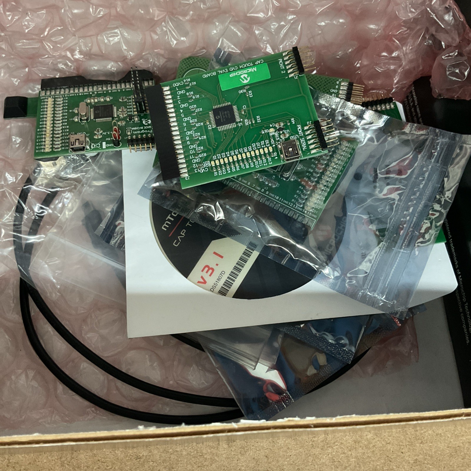 Microchip Development Tools DM183026-2 mTouch Cap Touch Evaluation Kit