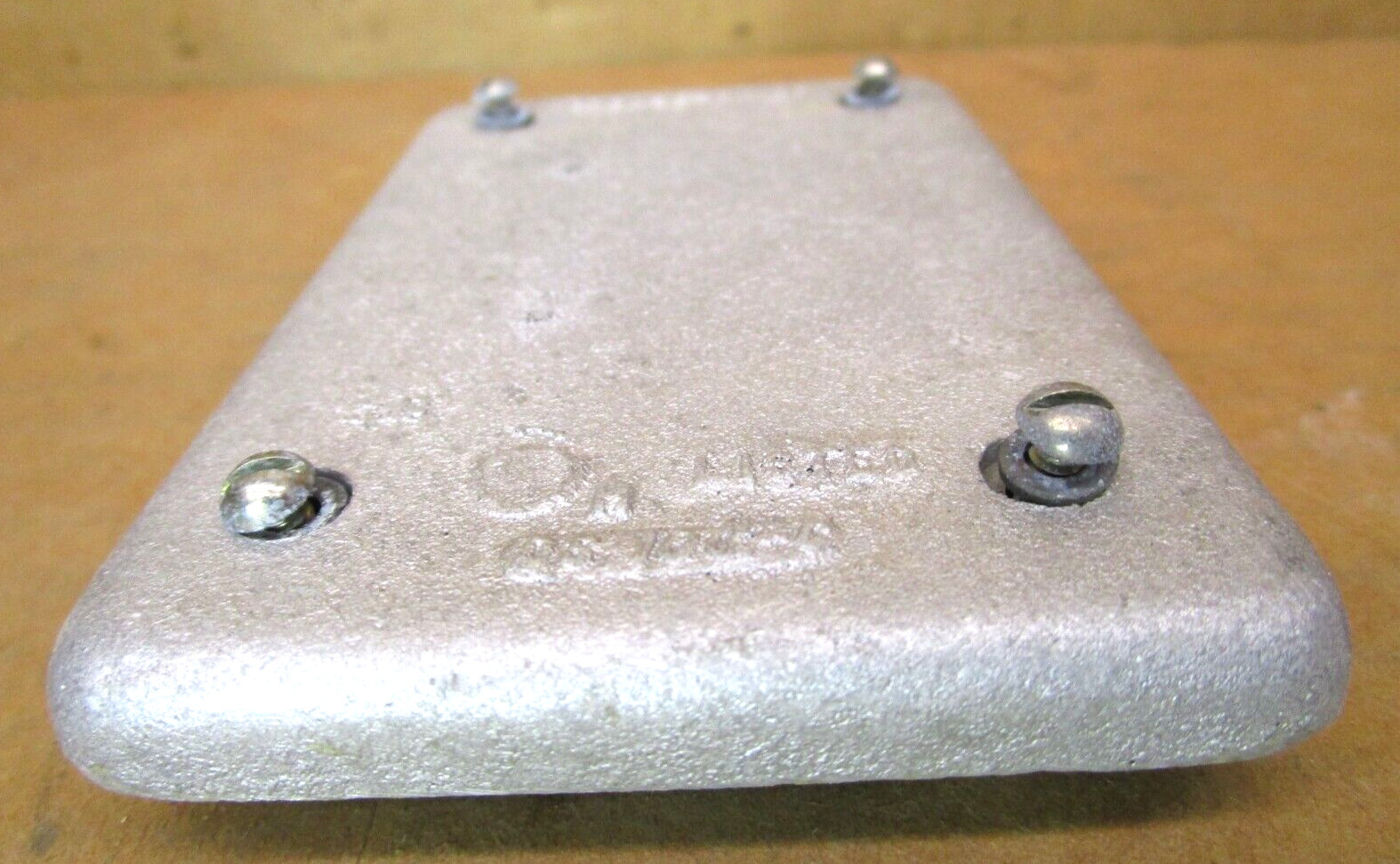 Crouse-Hinds DS 100G Outlet Box Covers Box of 10 Pieces 51297LR
