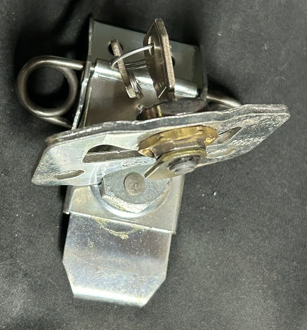 (10) Southco K5-2816-07 Rotary-Action Draw Latch 3.43 Closed Length Keyed