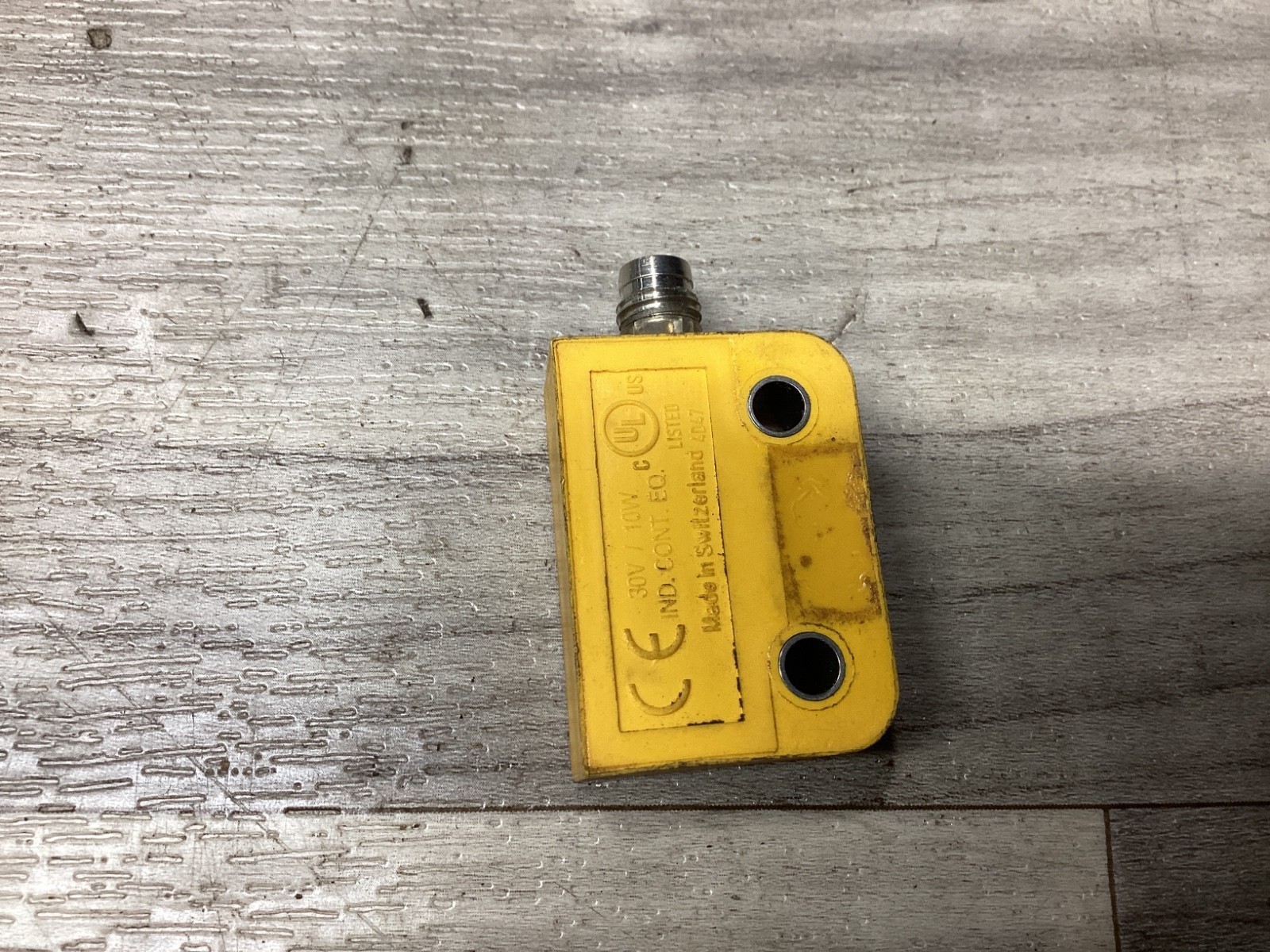 PILZ PSEN 2.1P-21 SAFETY SWITCH W/ MALE CONNECTOR #128N136