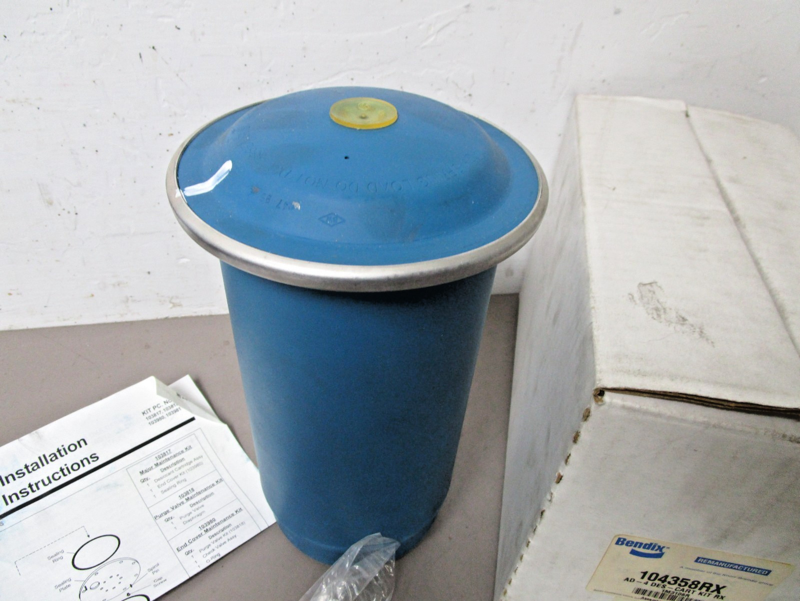 Bendix AD-4 Air Dryer Desiccant Cartridge Kit 104358RX Reman