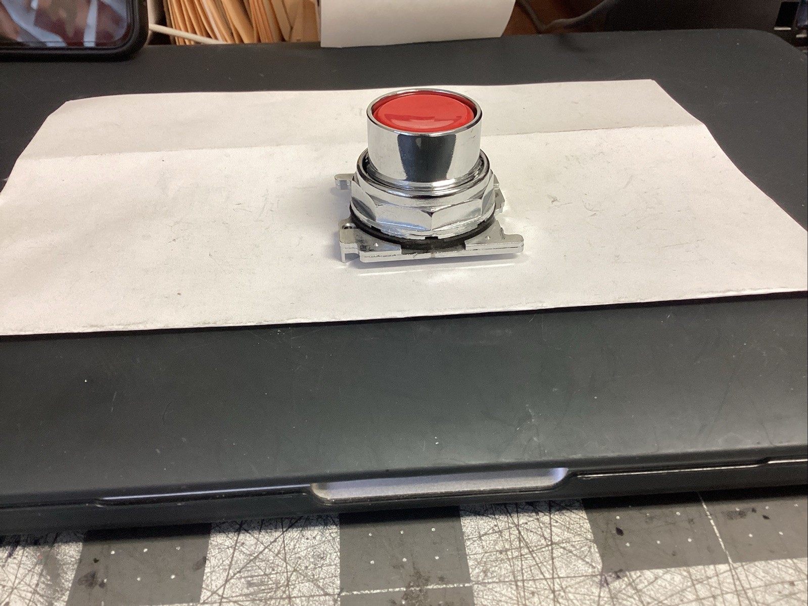 Eaton 10250T103 PUSH BUTTON OPERATOR Standard Red(LPW84B)