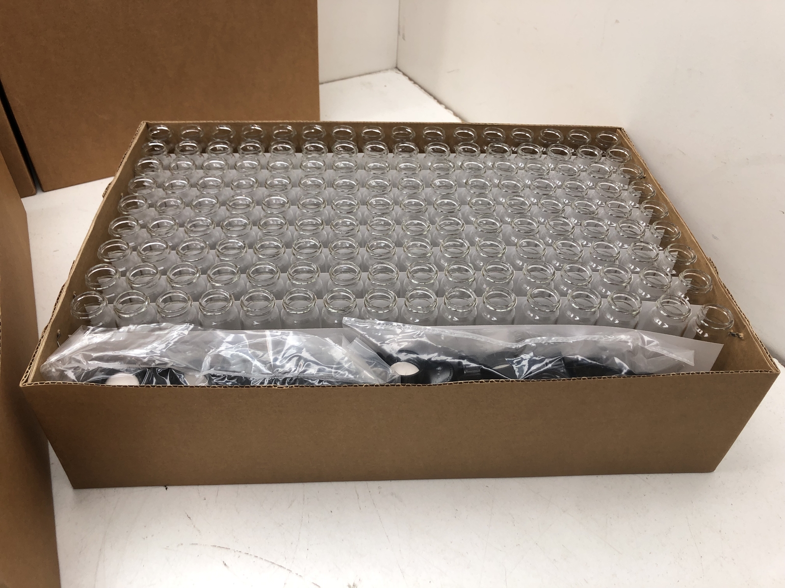 (QTY.288) KIMBLE & CHASE 609572-11 OPTICLEAR VIALS W/ CAPS