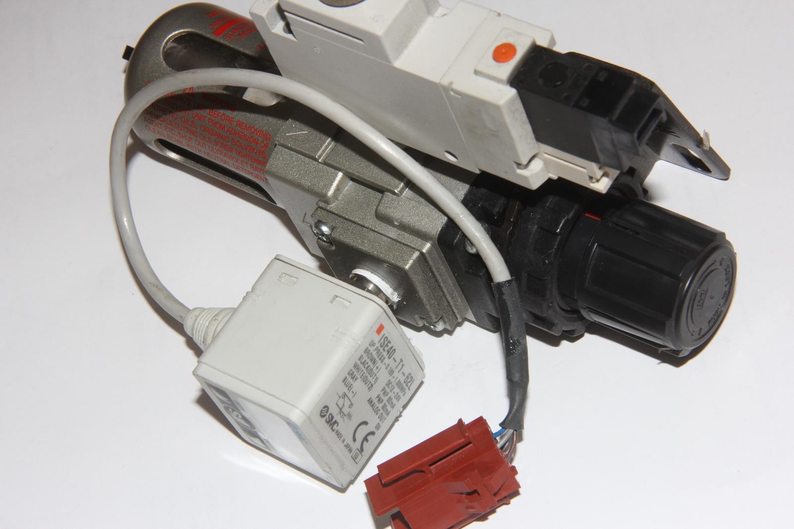 SMC AW20-N02-CZ Filter Regulator + ISE40-T1-62L Pressure Switch + VQZ332-5L-N9T