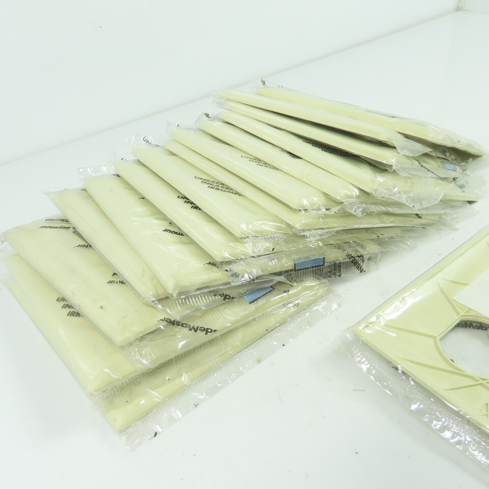 Pass & Seymour TP82-1 Ivory 2 Gang Duplex Wall Plate Switch Cover Lot Of 15