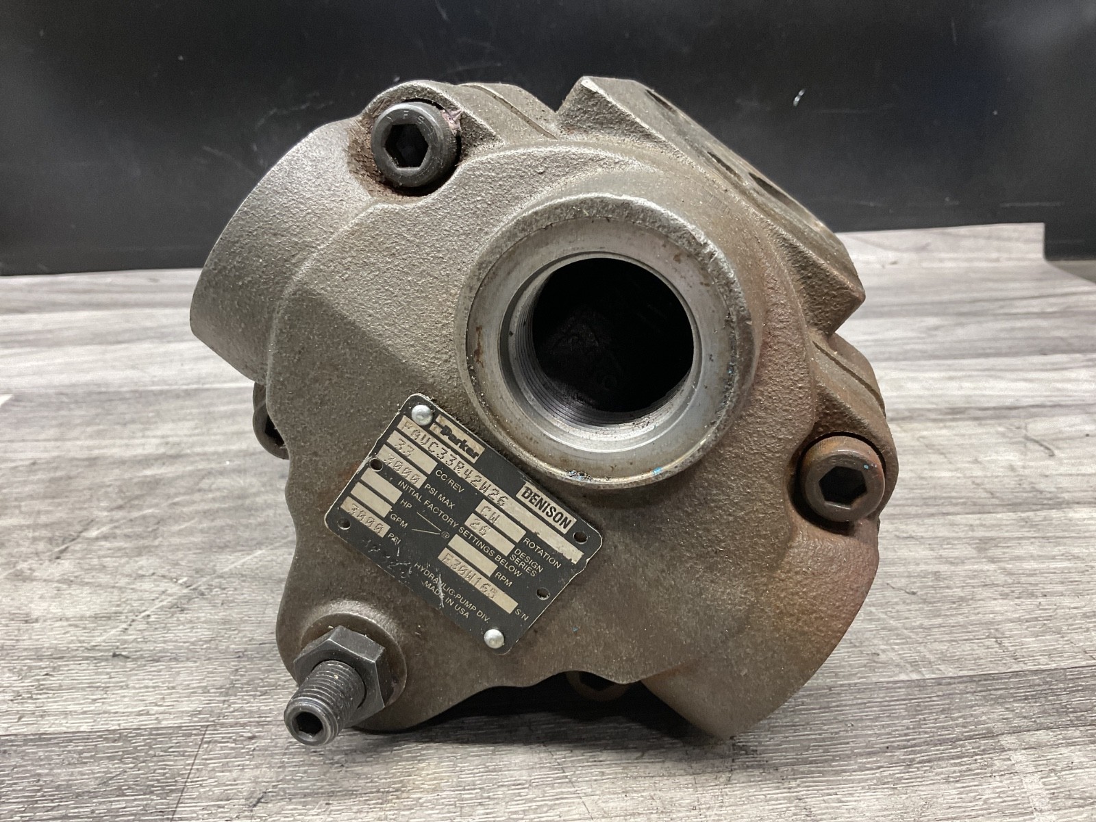 Parker – Variable Volume Piston Pump – PAVC33R42W26 #301A150PR2