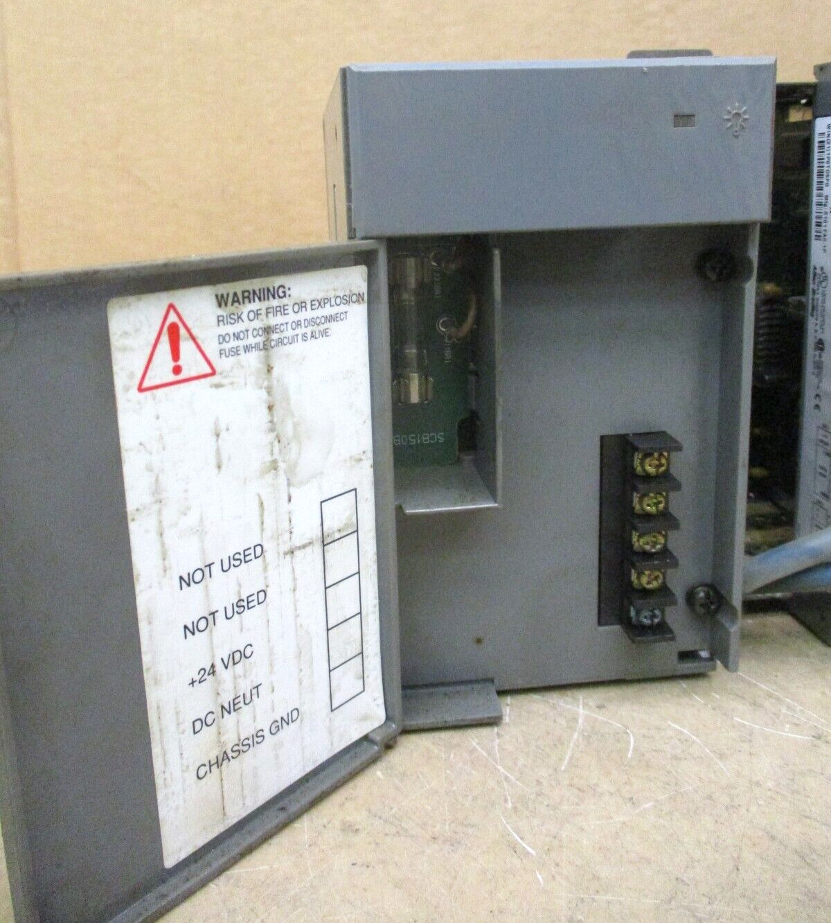Allen-Bradley SLC 500 1746-P3 Ser A 1747-DCM Ser A 1747-SDN 48661GN