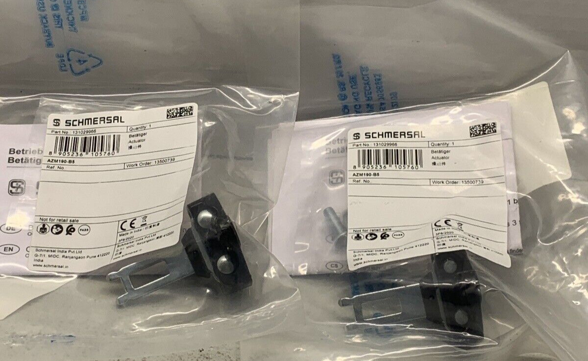 SCHMERSAL AZM190-B5 ACTUATOR KEY 131029966 (SET OF 2) **NEW**