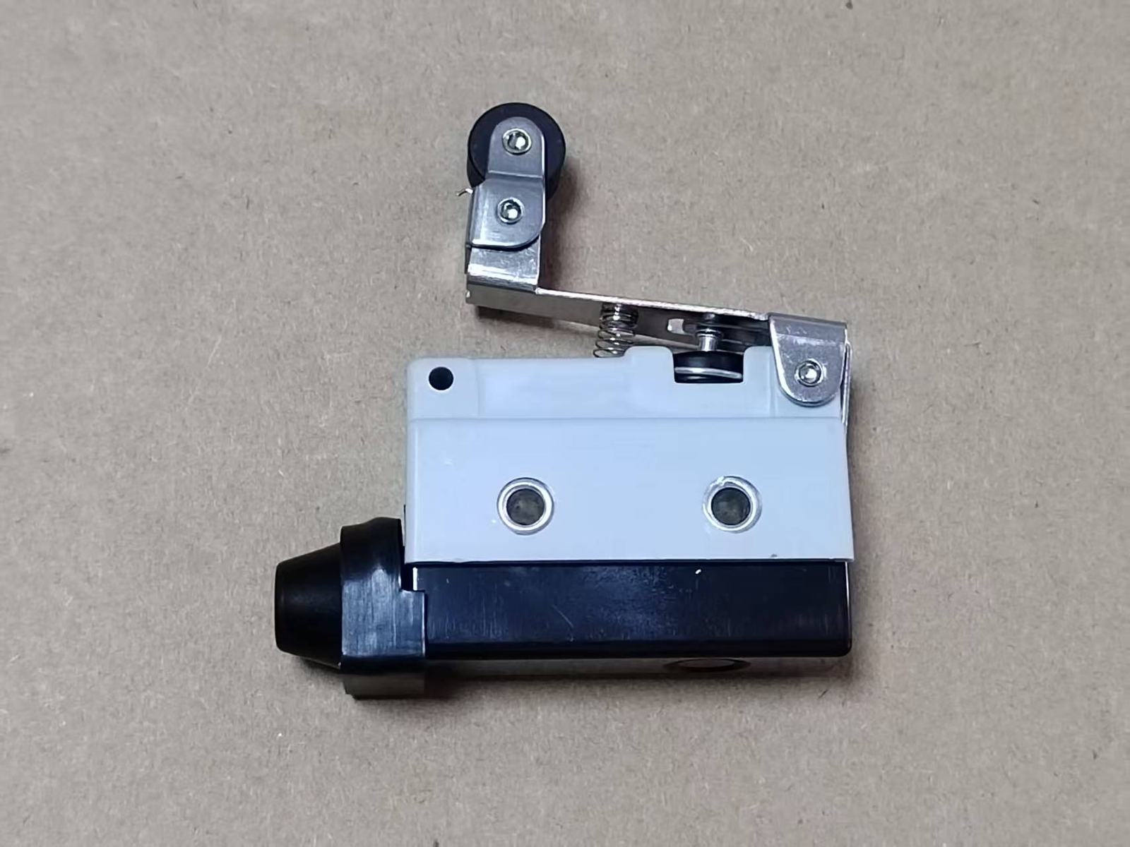 1PCS LIMIT SWITCH – TZ-7144 TZ7144