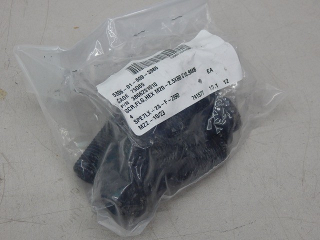 Oshkosh 3866251010, 5306016093986, M20-2.5×80, Hex Screw Bolt Flanged