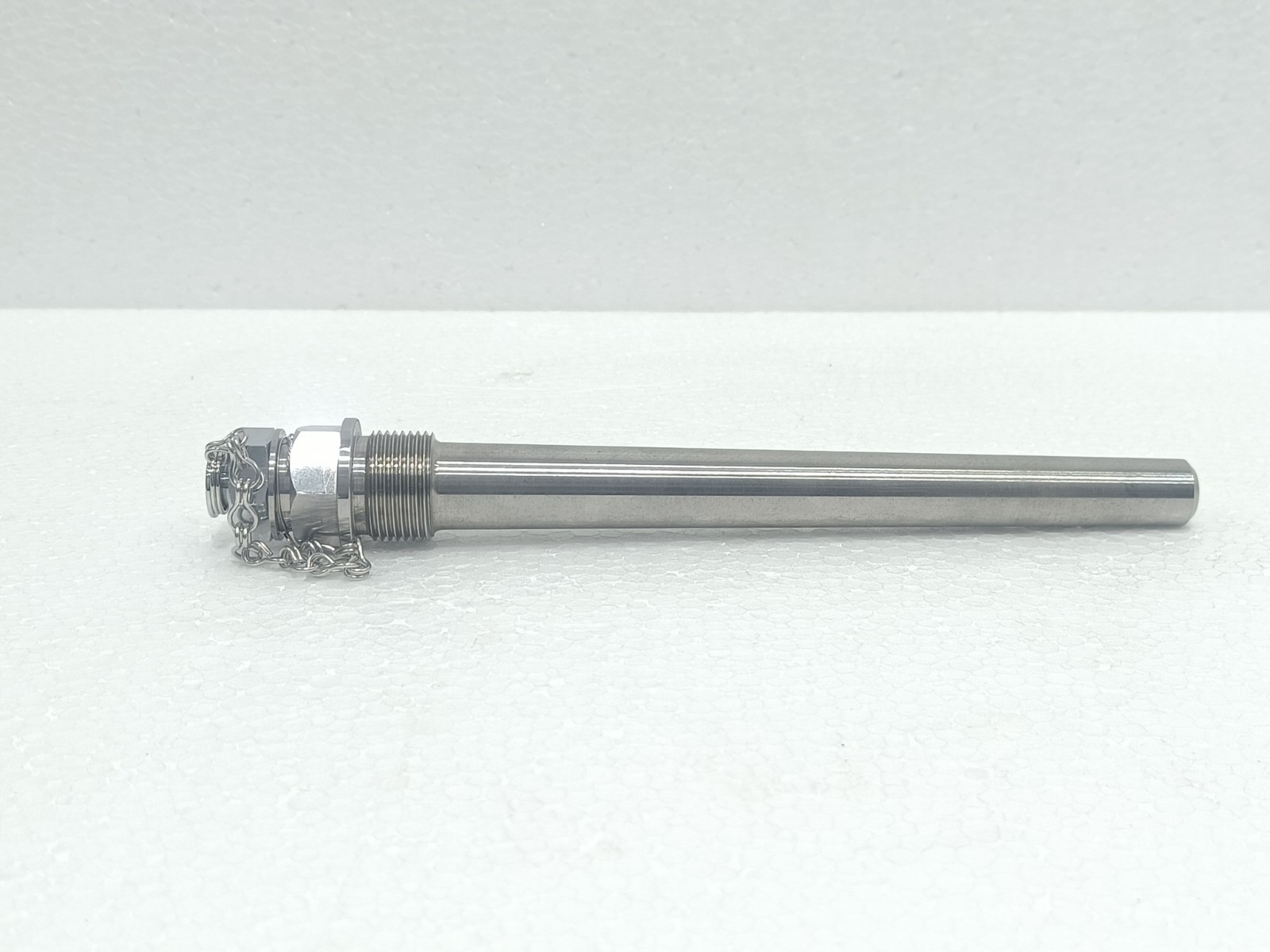 STAINLESS STEEL THERMOWELL WITH THREADED CONNECTION AND PROTECTIVE CAP – 1/2 NPT