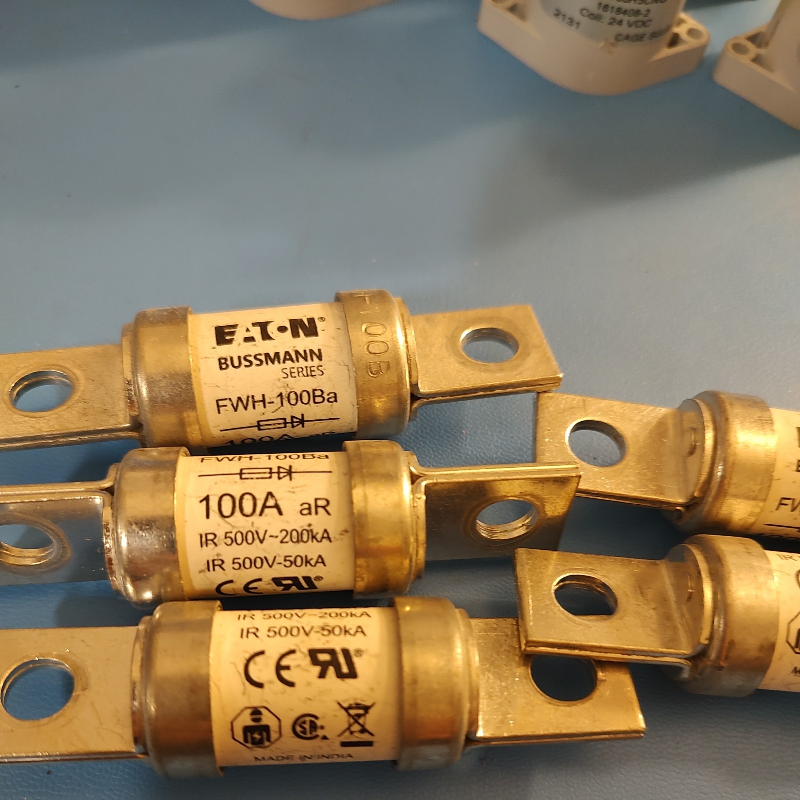Lot of 5 BUSSMANN FWH-100B 100A 500V 50-200KA *TESTED GOOD* 5 Fuses