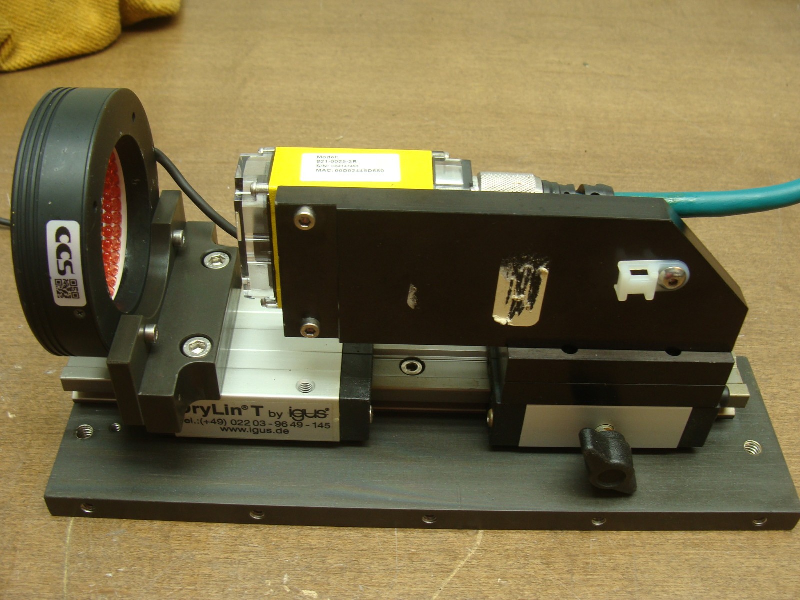 DRYLIN T BY IGUS LINEAR GUIDE BLOCK W/COGNEX BAR CODE READER 821-0025-3R