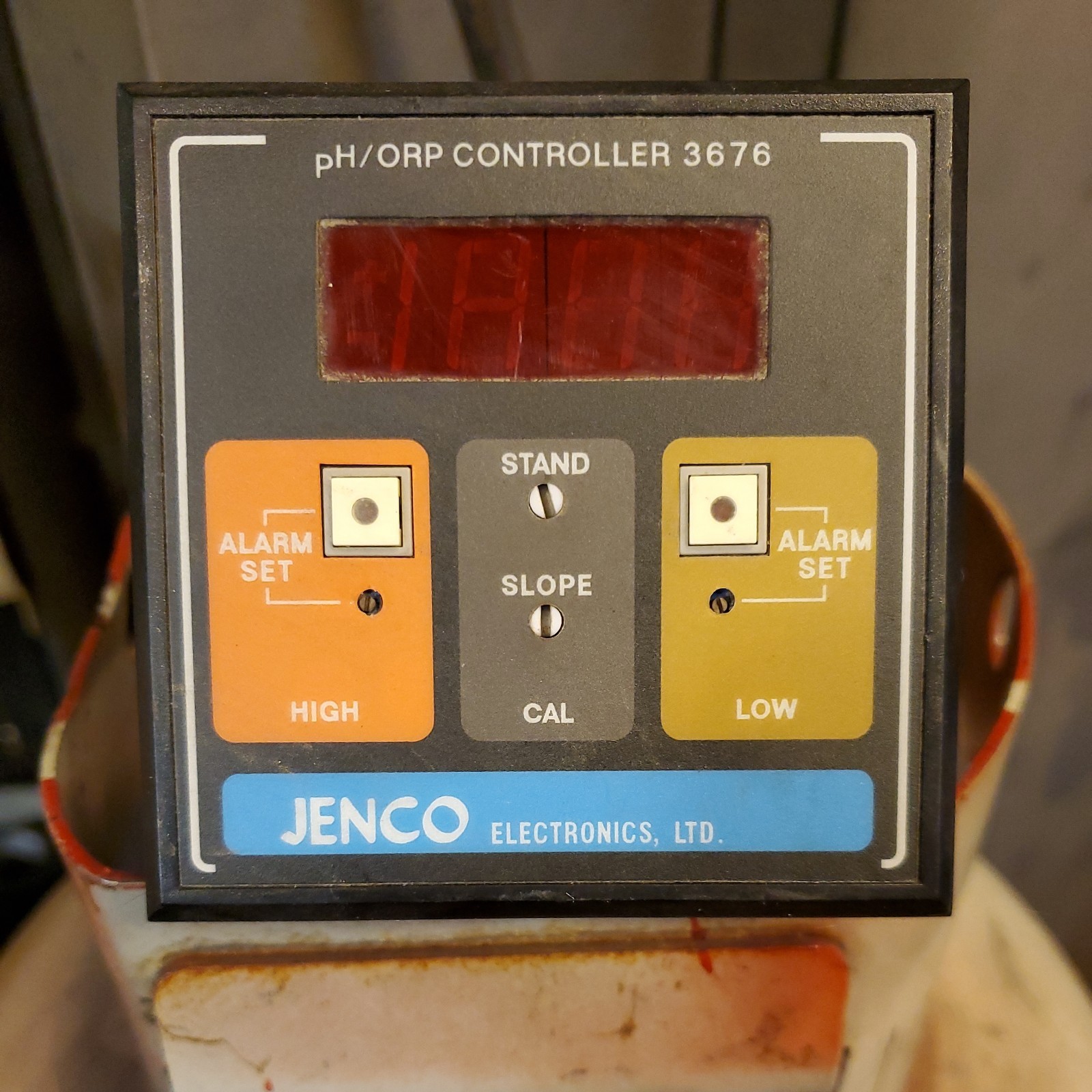 Jenco 3676 Digital pH/ORP Transmitter Controller w/ Scratches Made in China