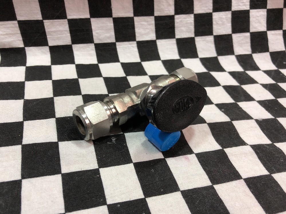HOKE BALL VALVE 1/2″ TUBE, 7015G8YDL, SHIPSAMEDAY BOX 8 “A3”
