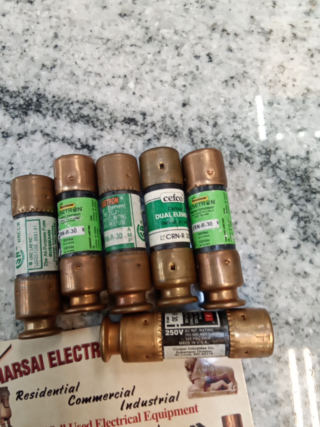 Lot of 7) FUSE 30A/250V Time Delay/DUAL ELEMENT /FRN-R-30 /USED(DH2
