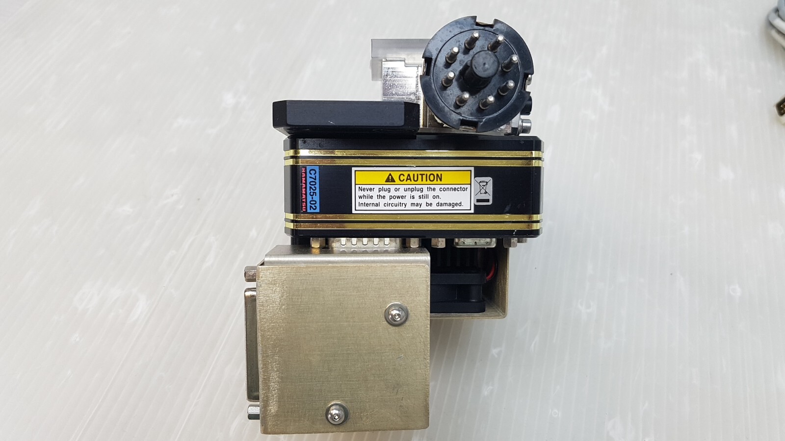 HAMAMATSU multichannel detector head C7025-02; W/ Huntington vacuum gauge