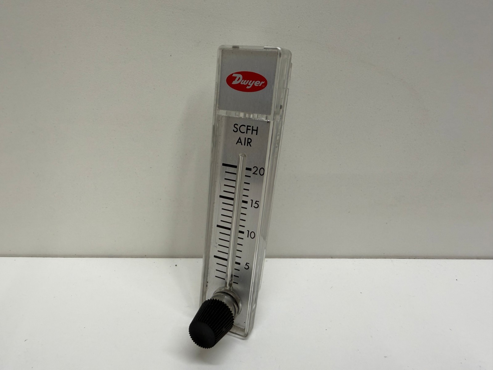 GOOD USED! DWYER 100PSI 2-20SCFH AIR FLOWMETER RMA-6-SSV