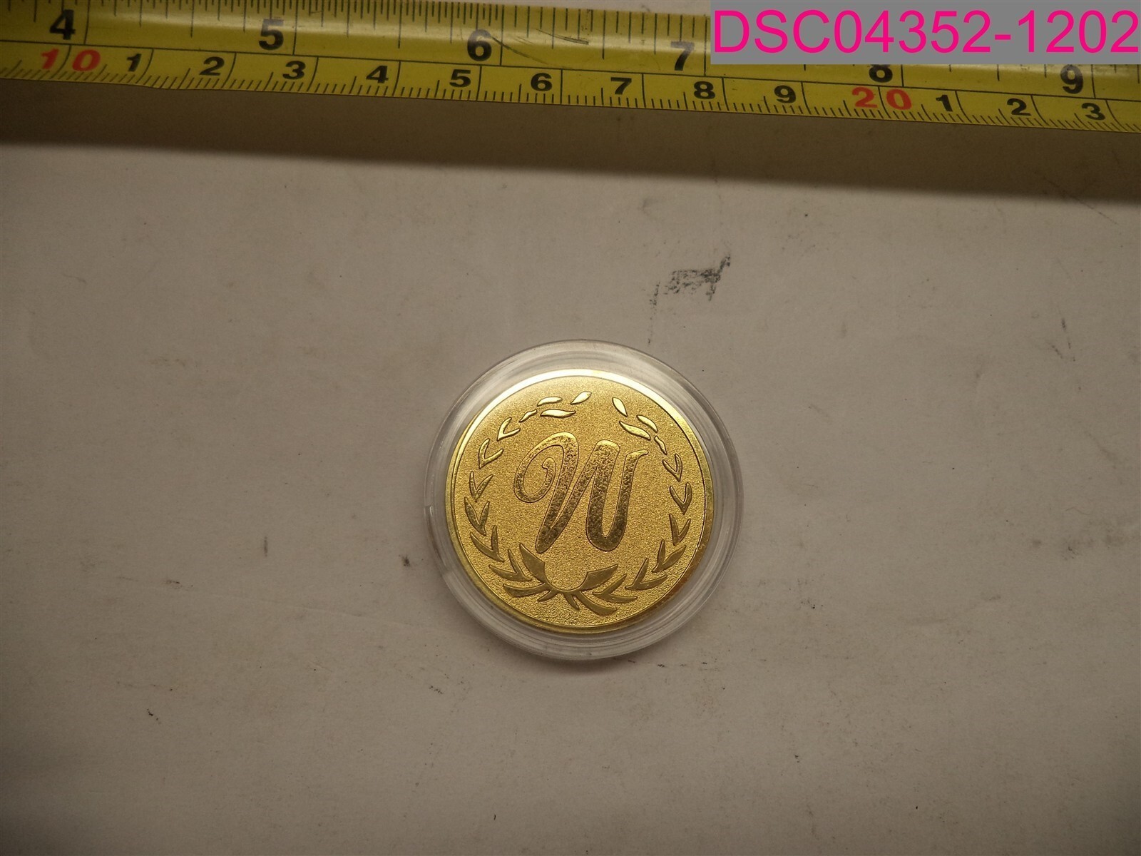 QTY=20; Win/Lose Gold Insignia Flip Coin Plastic Chips 1-1/2″ Diameter