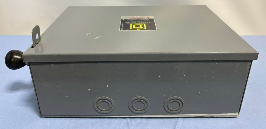 Square D Company Double Throw Not Fusible Safety Switch Indoor Enclosure 92452