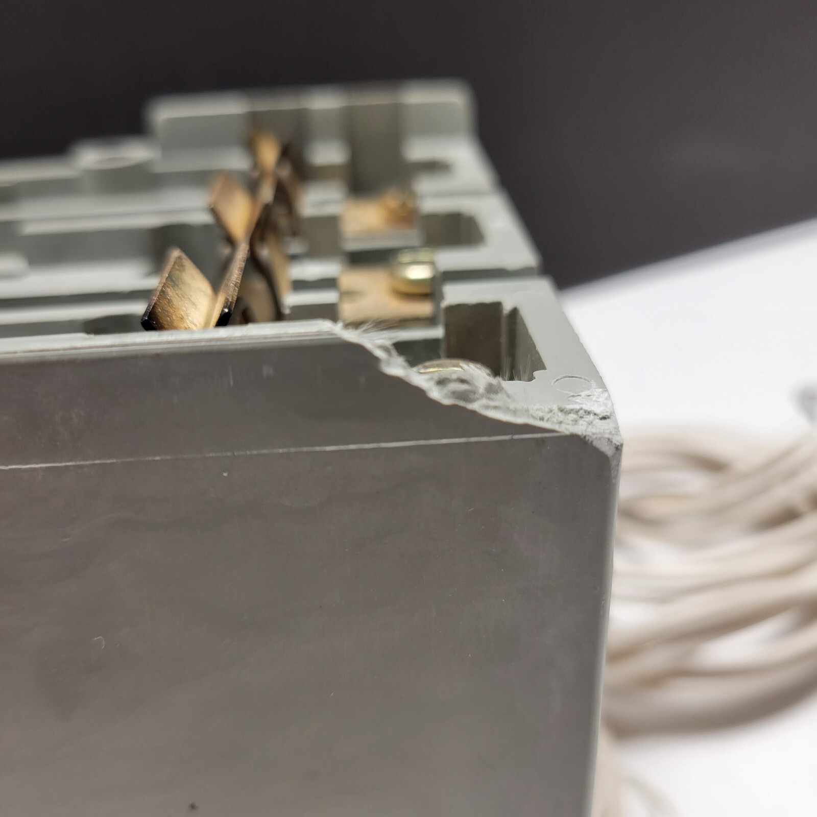 5930-01-077-3138 Toggle Switch Circuit Breaker etn2755-01