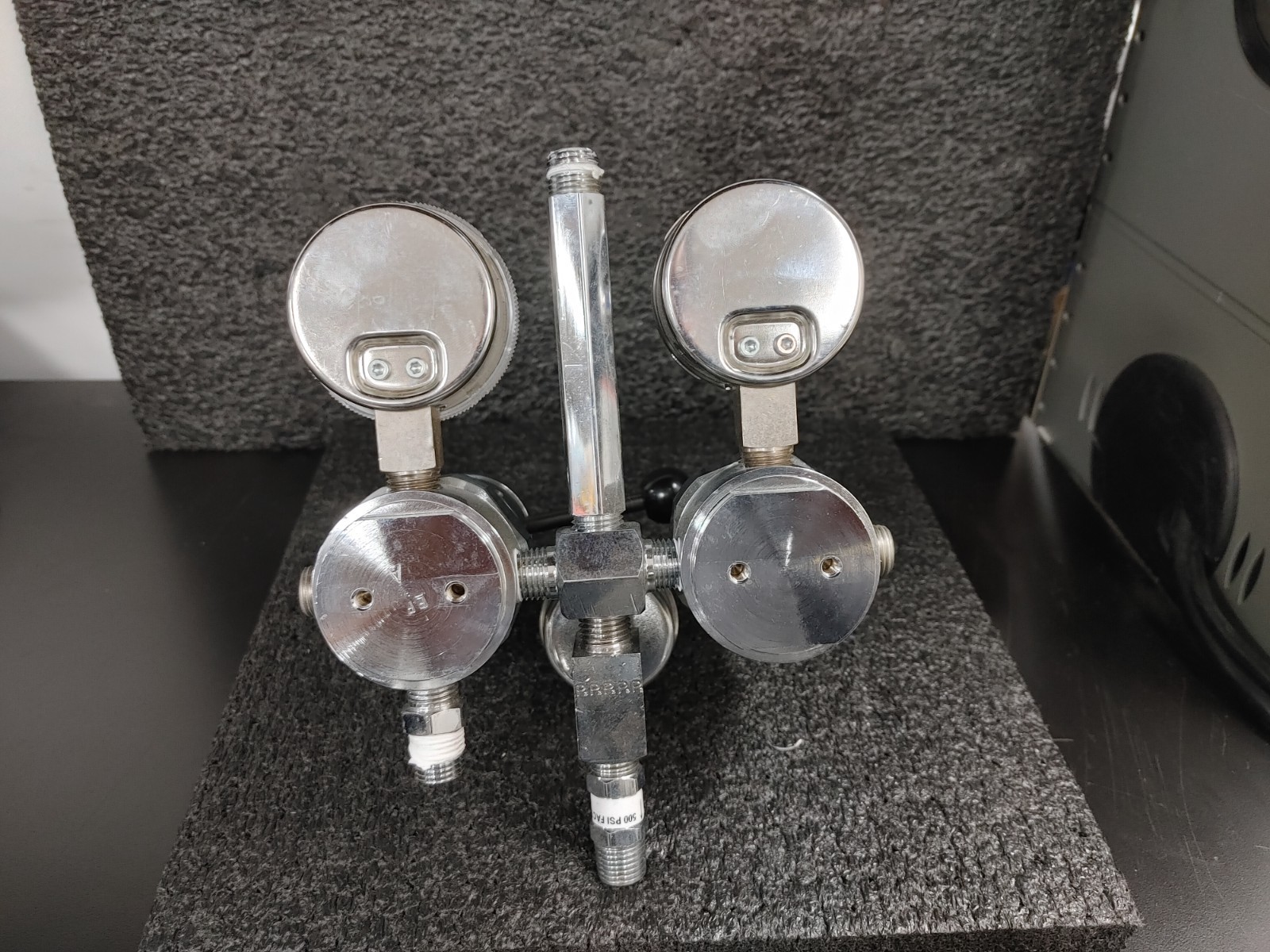 Set of HARRIS HP723C HP723C-180P High Purity Gas Regulator