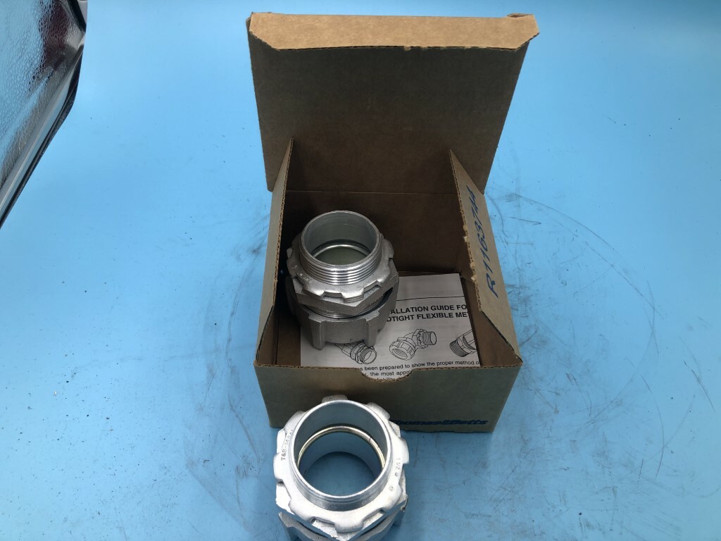 Thomas Betts 5236AL Flexible Metal Conduit Connectors *LOT OF 2*