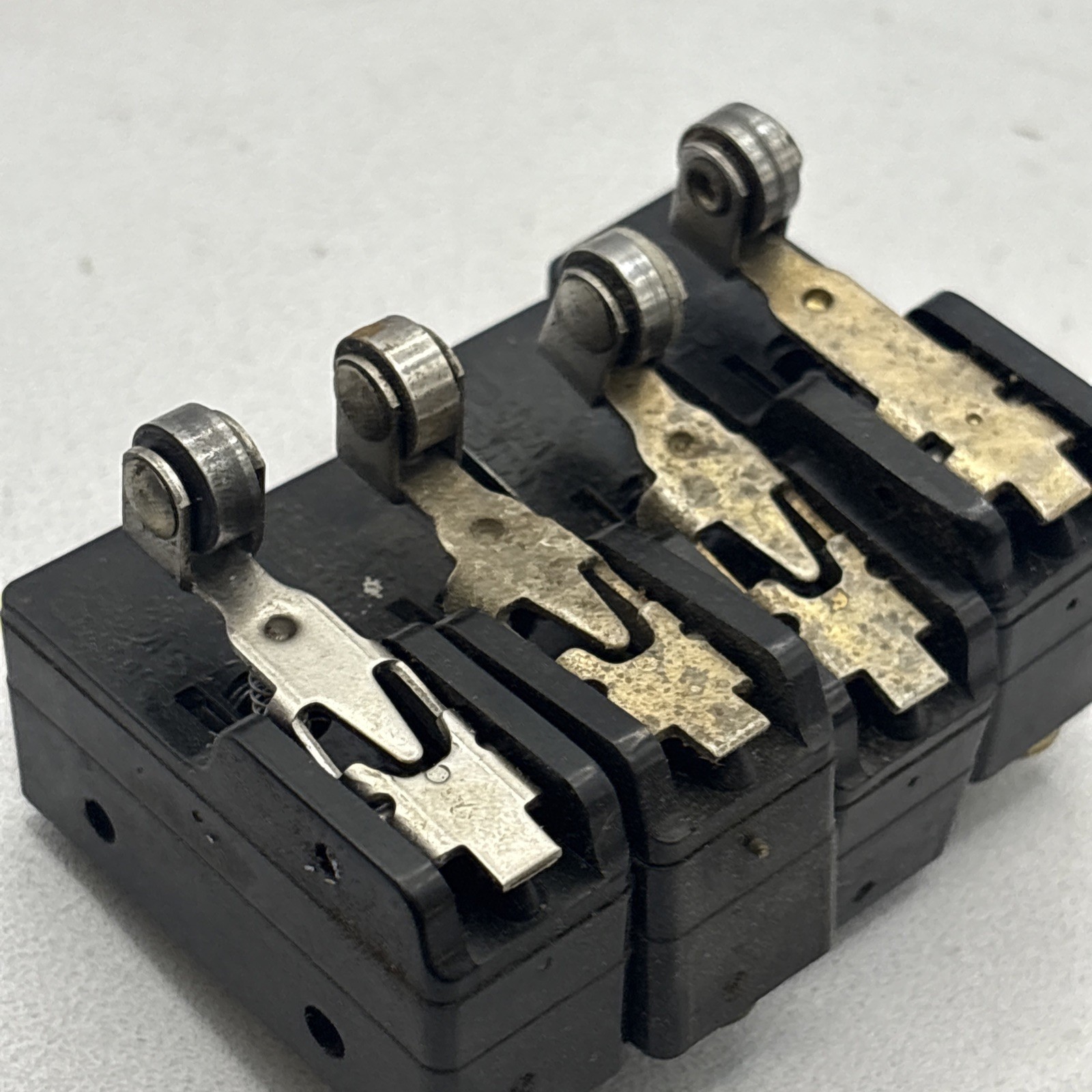 Lot Of 4 Micro Switch BZ-2RW822-A2