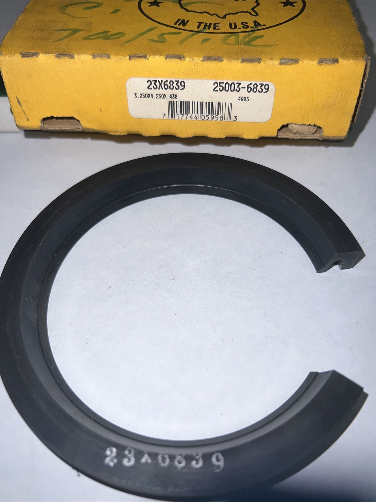 Garlock 25003-6839 Klozure Oil Seal 250036839
