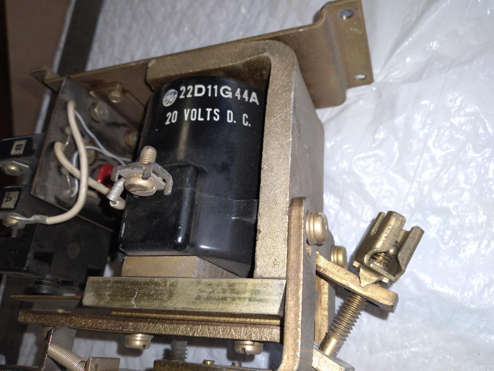 GENERAL ELECTRIC IC 2820A102BF GROUNF FAULT RELAY 20VDC 22D11G44A