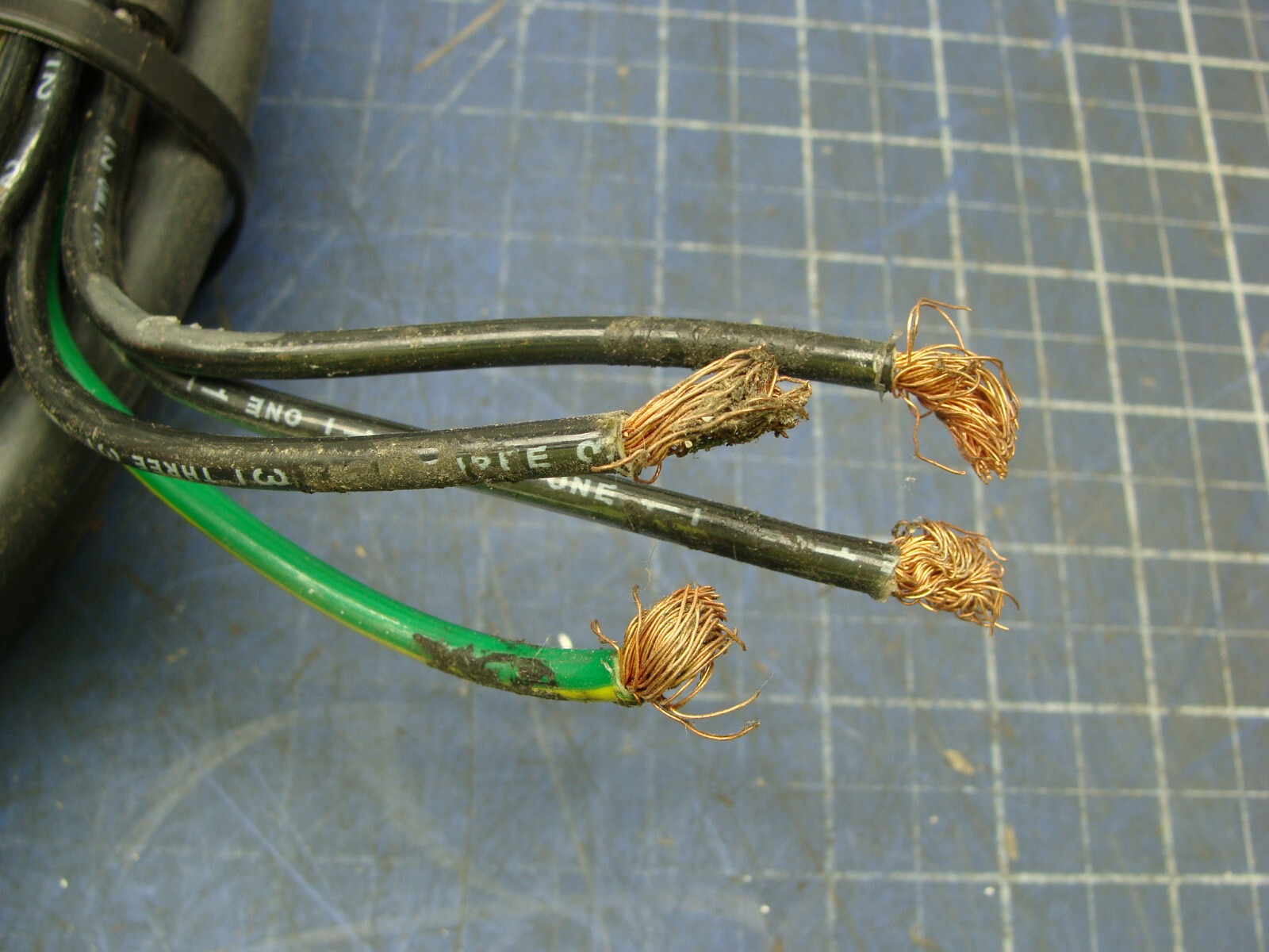 LAPP KABAL STUTTGART OLFLEX TRAY II 221004 10 AWG 600V CABLE 20 FEET LONG