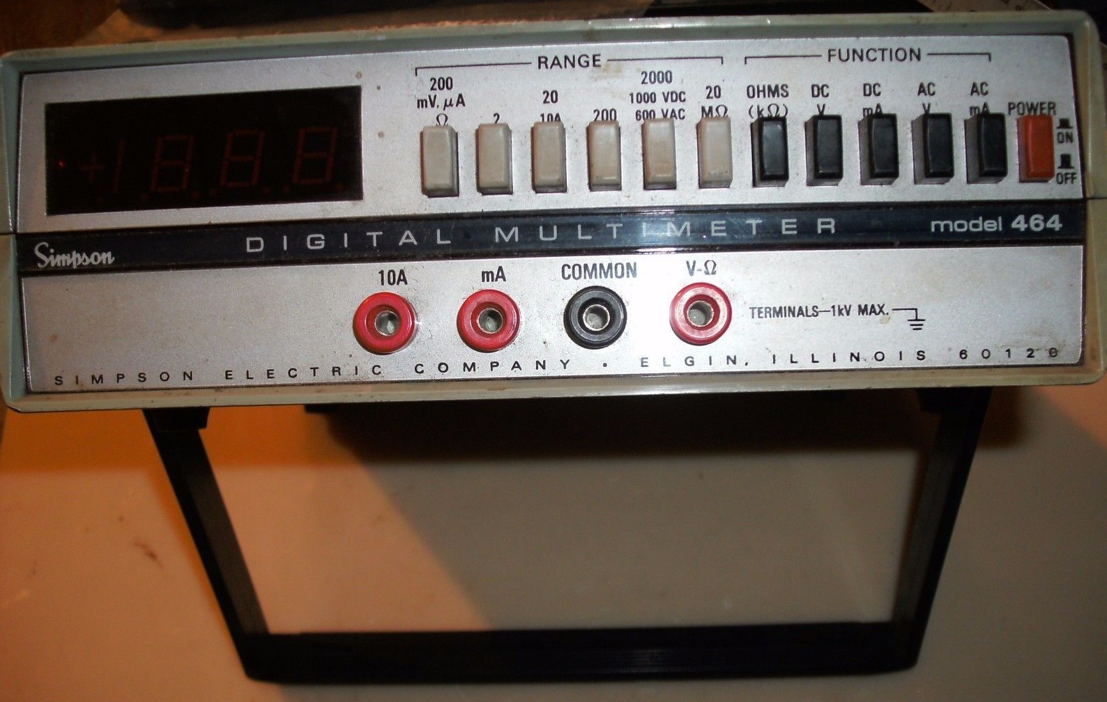 SIMPSON MODEL 464 DIGITAL MULTIMETER – POWERS ON