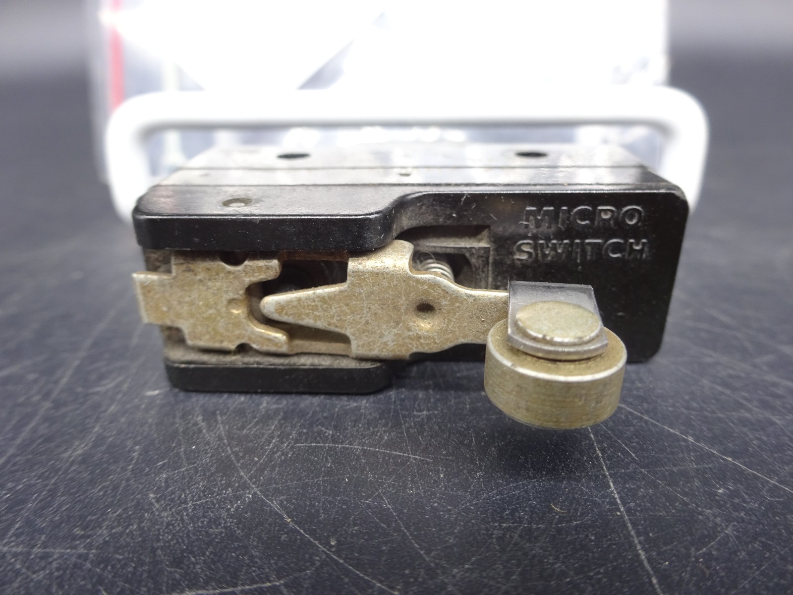 Selecta Switch SS71-BZ-2RW822-A2 Precision Switch 15A, 120vac to 600vac SPDT