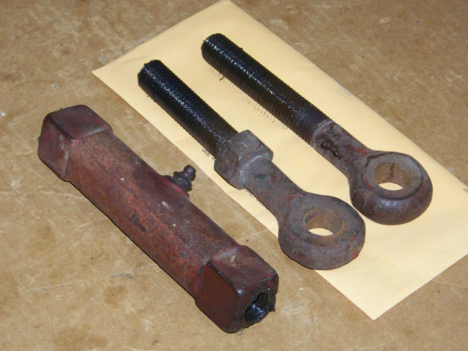 International IHC 1745B Garden Lawn Tractor 3pt Hitch Top Center Link Plow
