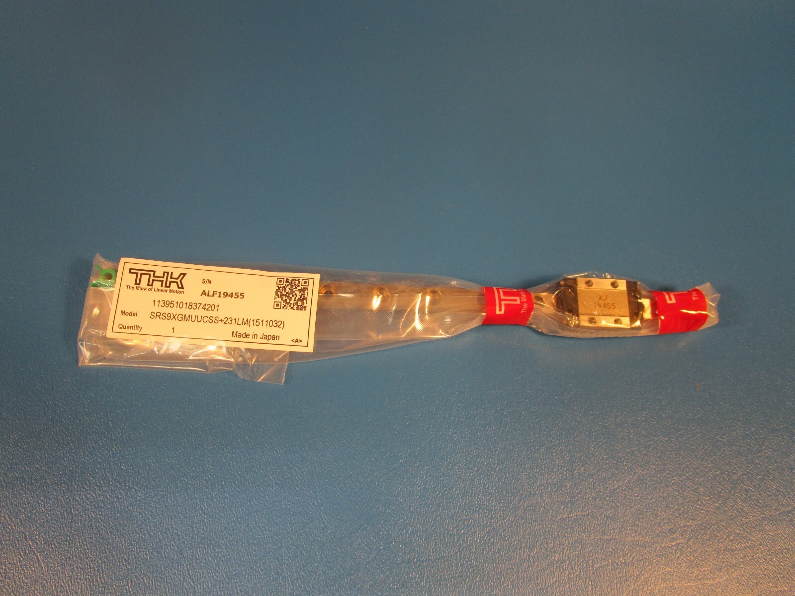 THK SRS9XGMUUCSS +231LM, One SRS9XGM Linear Guide Block on a 231mm Rail