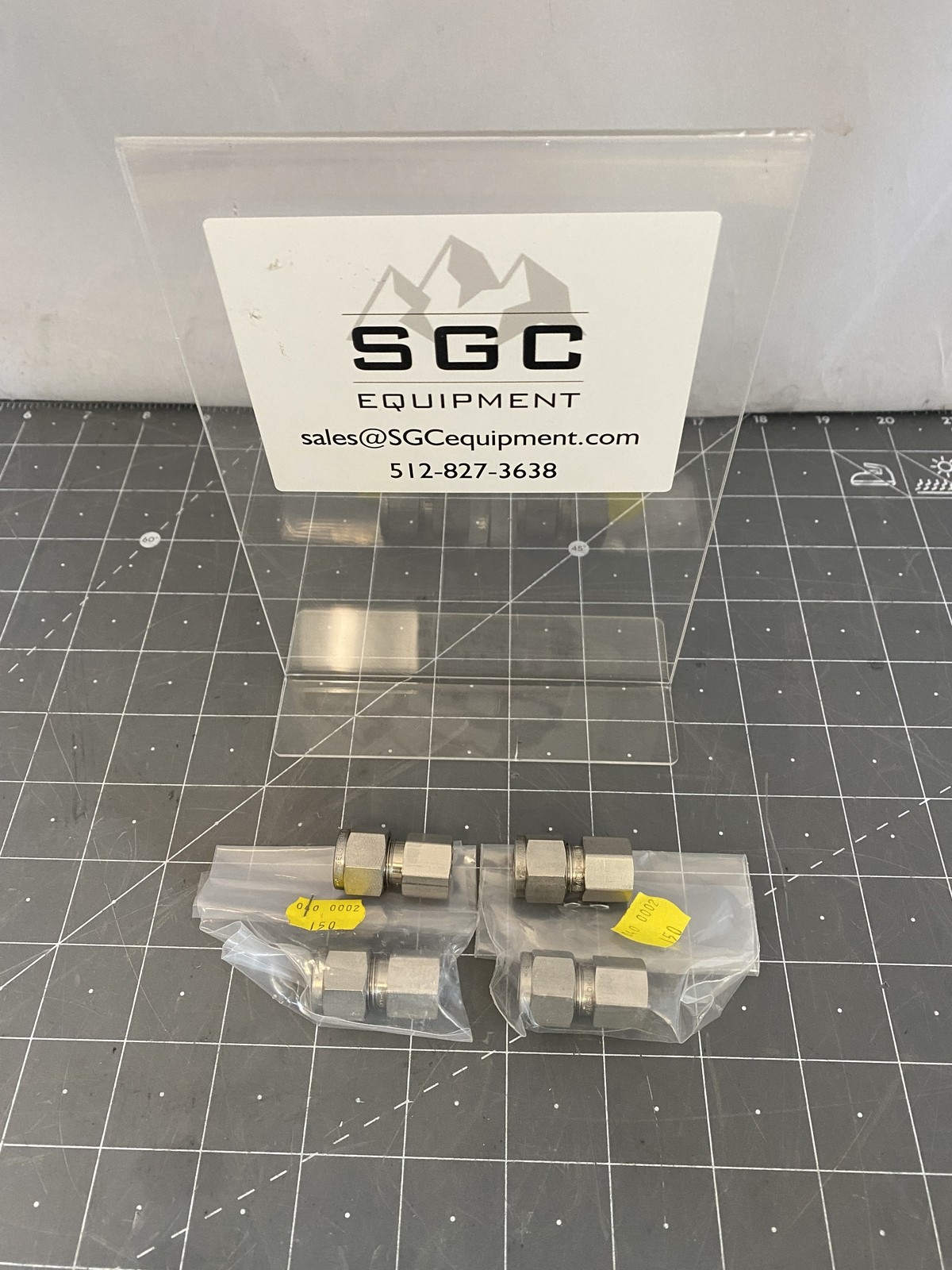 Swagelok Tube Fitting, Female Connector 3/8″ Tube OD x 1/8″ F NPT PN: SS-600-7-2