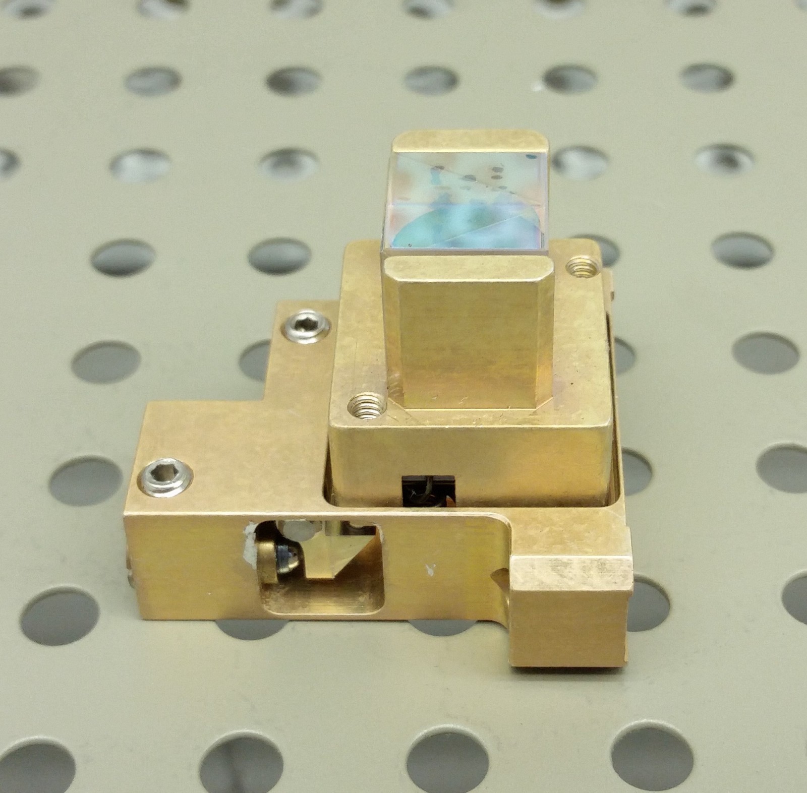 Thorlabs 1/2″ Polarizing Beamsplitter Cube 900–1300nm & Laser Optic Mount Adjust