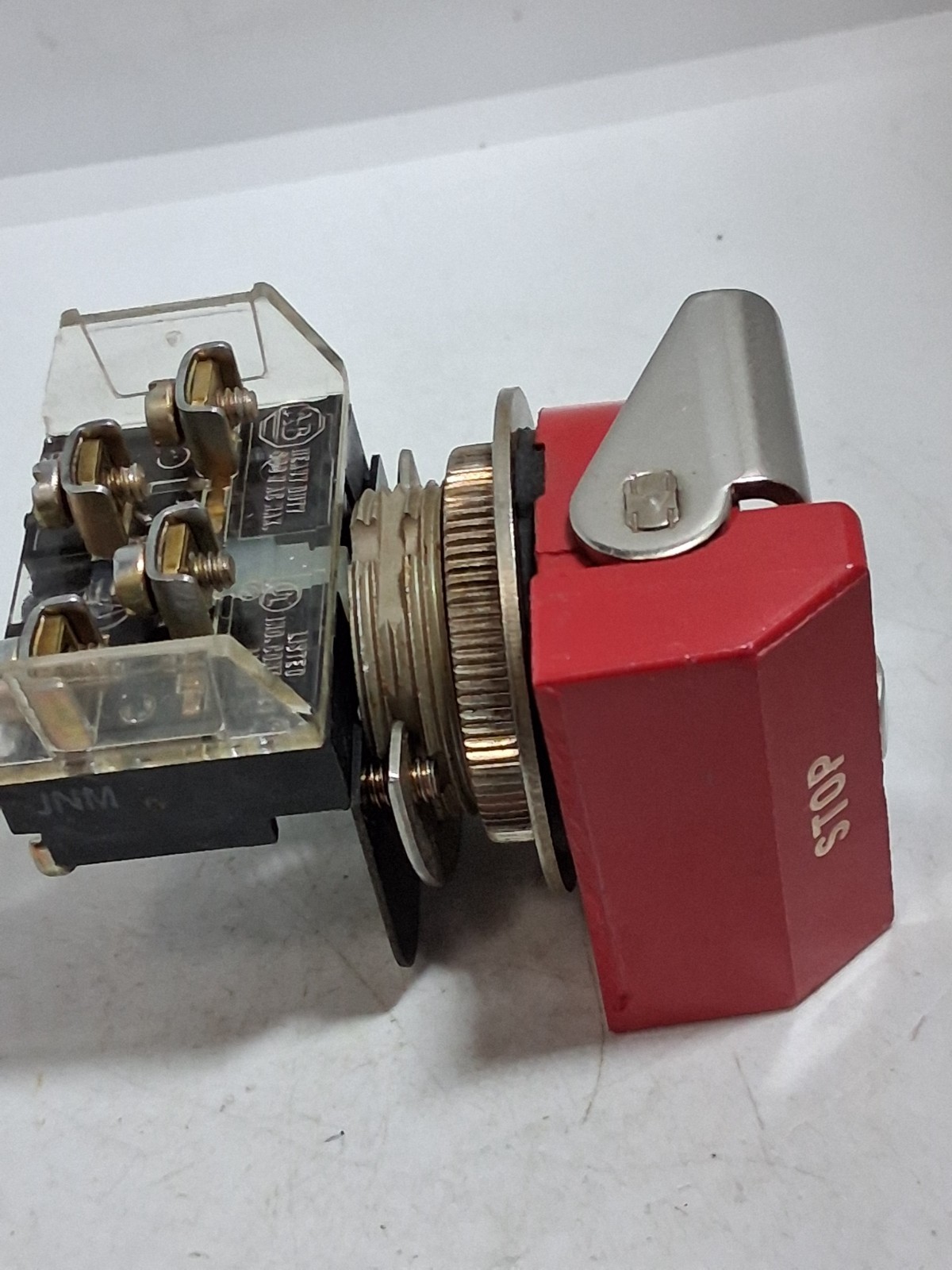 ALLEN BRADLEY 800H-WK61A PUSHBUTTON FLIP LEVER RED STOP 1NO/1NC NNB