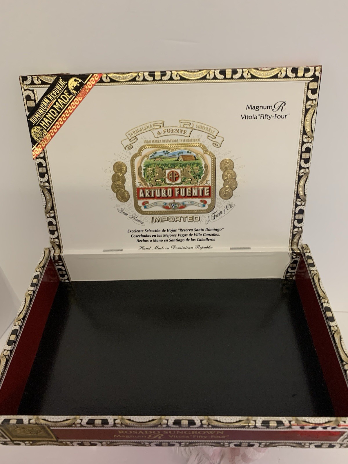 Arturo Fuente Magnum R Vitola “Fifty Four” Wooden Cigar Box Used