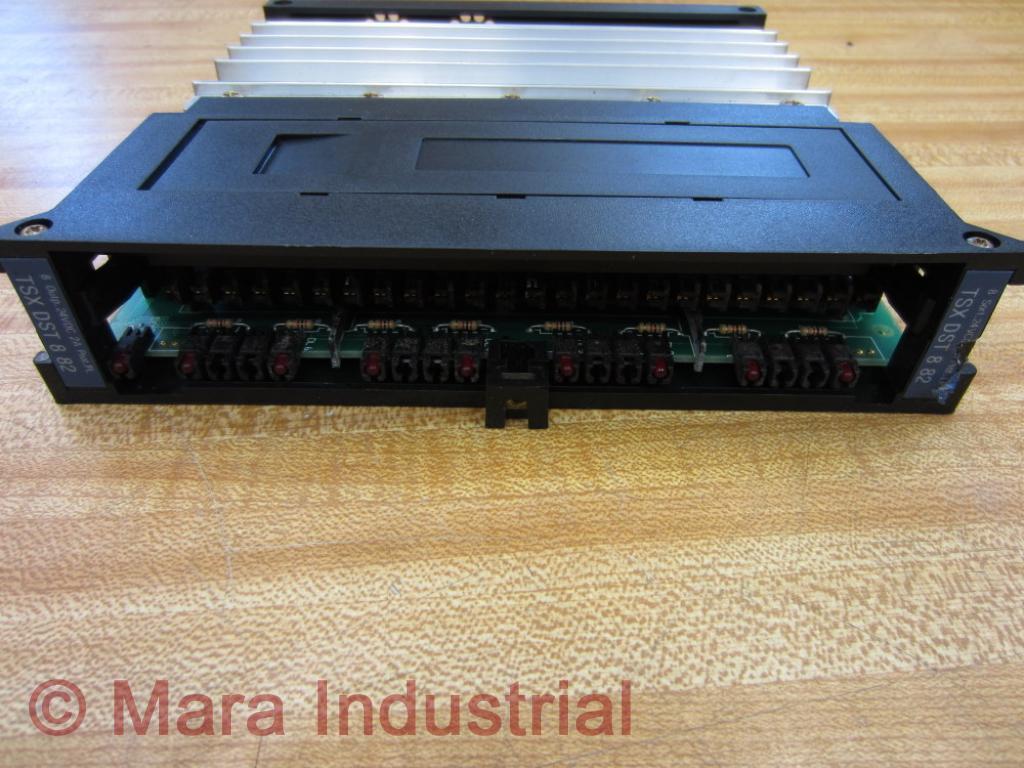 Schneider TSX-DST-882 Output Module TSXDST882 (Pack of 3)