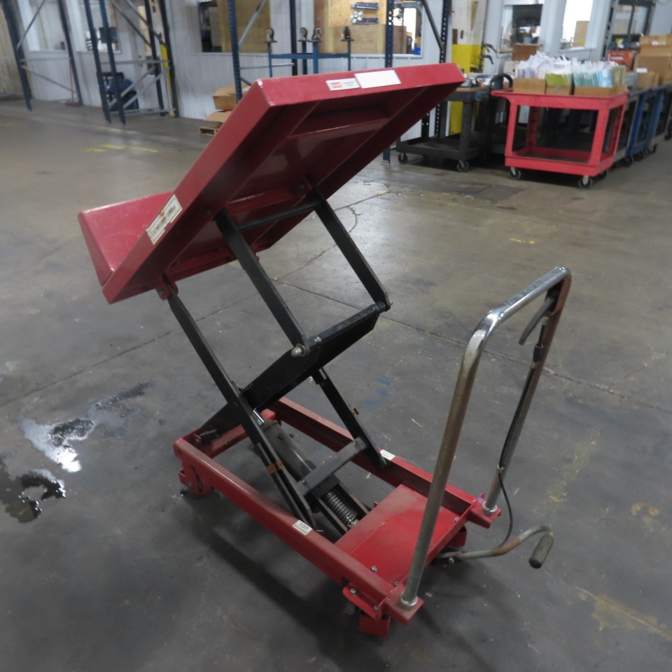 Uline 32″ x 24″ Manual Foot Pump Tilting Lift Table 660LBS Capacity