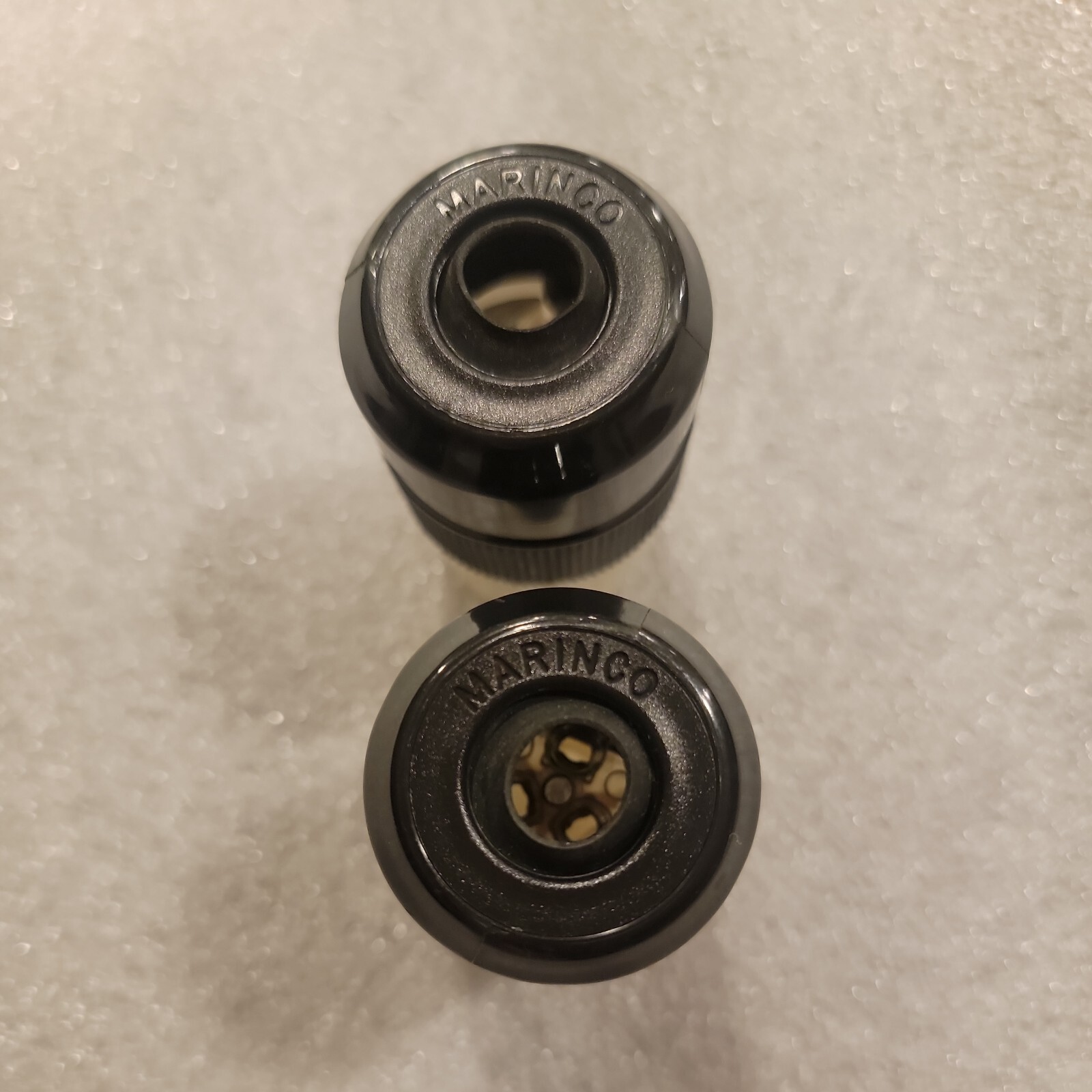 Lot of 2, Marinco 4579 15A 250V 2P 3W (L6-15R) Locking Connector