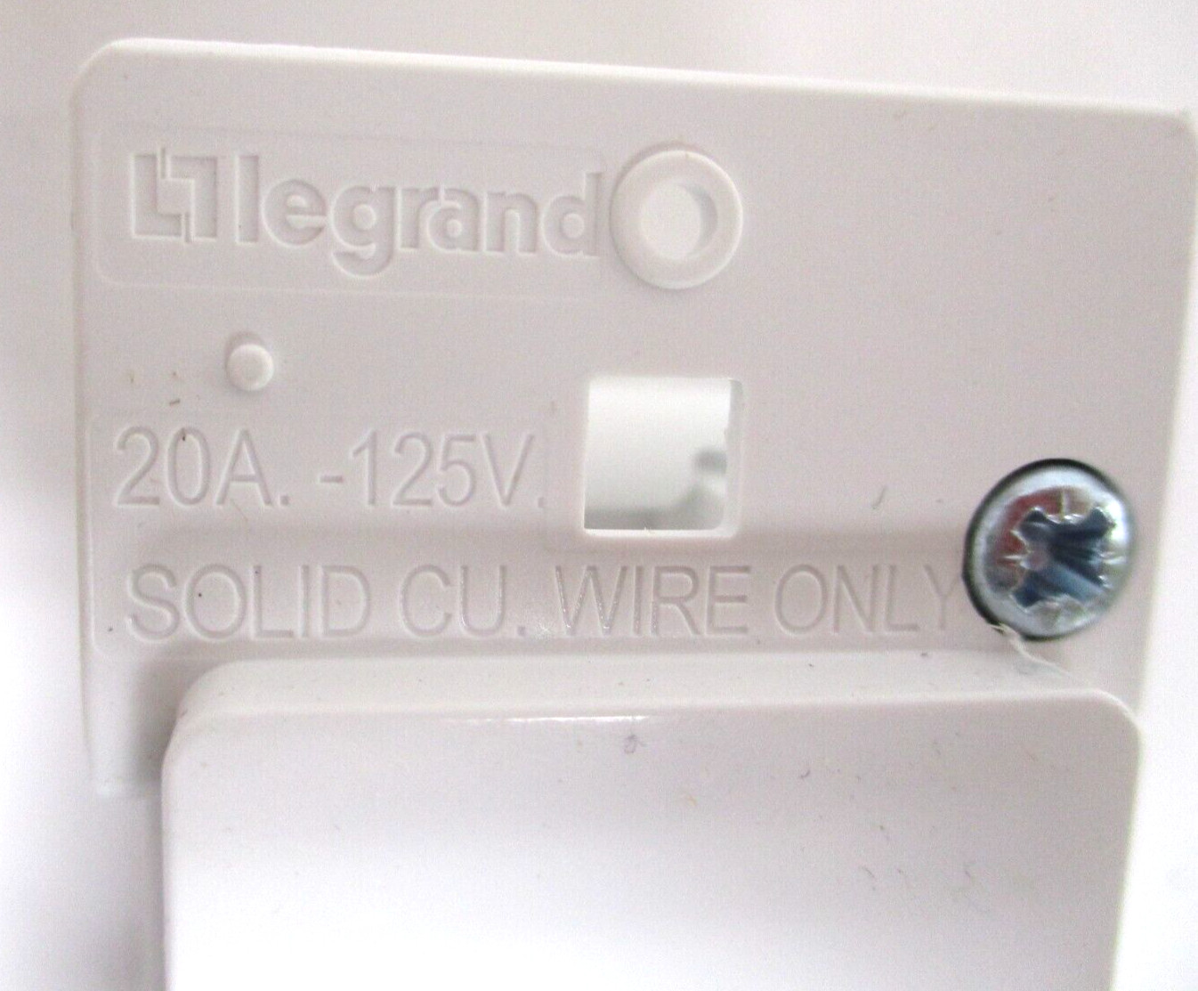 LEGRAND , SC-820 , RECEPTICLE, 20 A – 125 V , NO BACK COVER, LOT OF 10 , SURPLUS