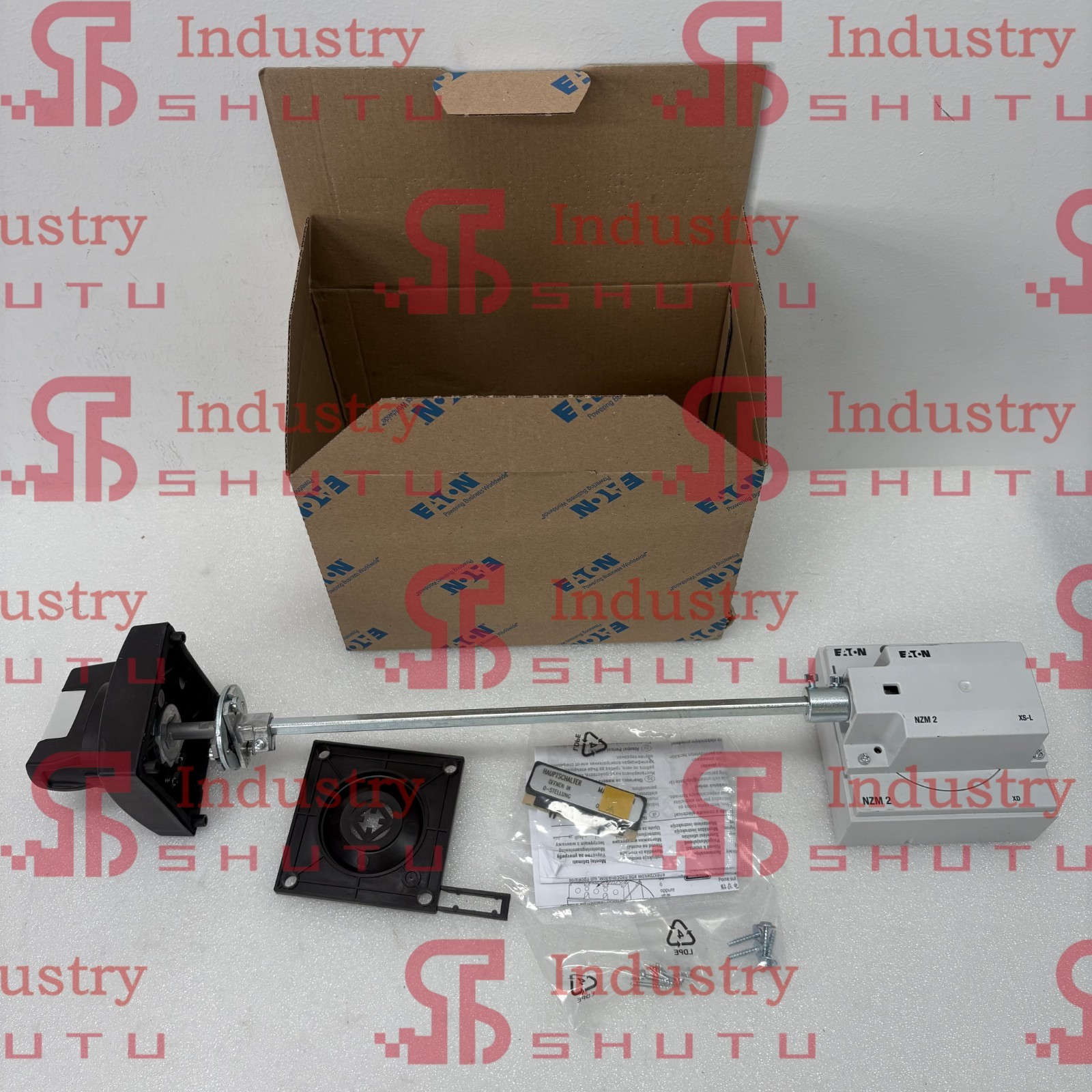 1pcs EATON NZM2-XS-L operating handle IN BOX Quality Guarantee