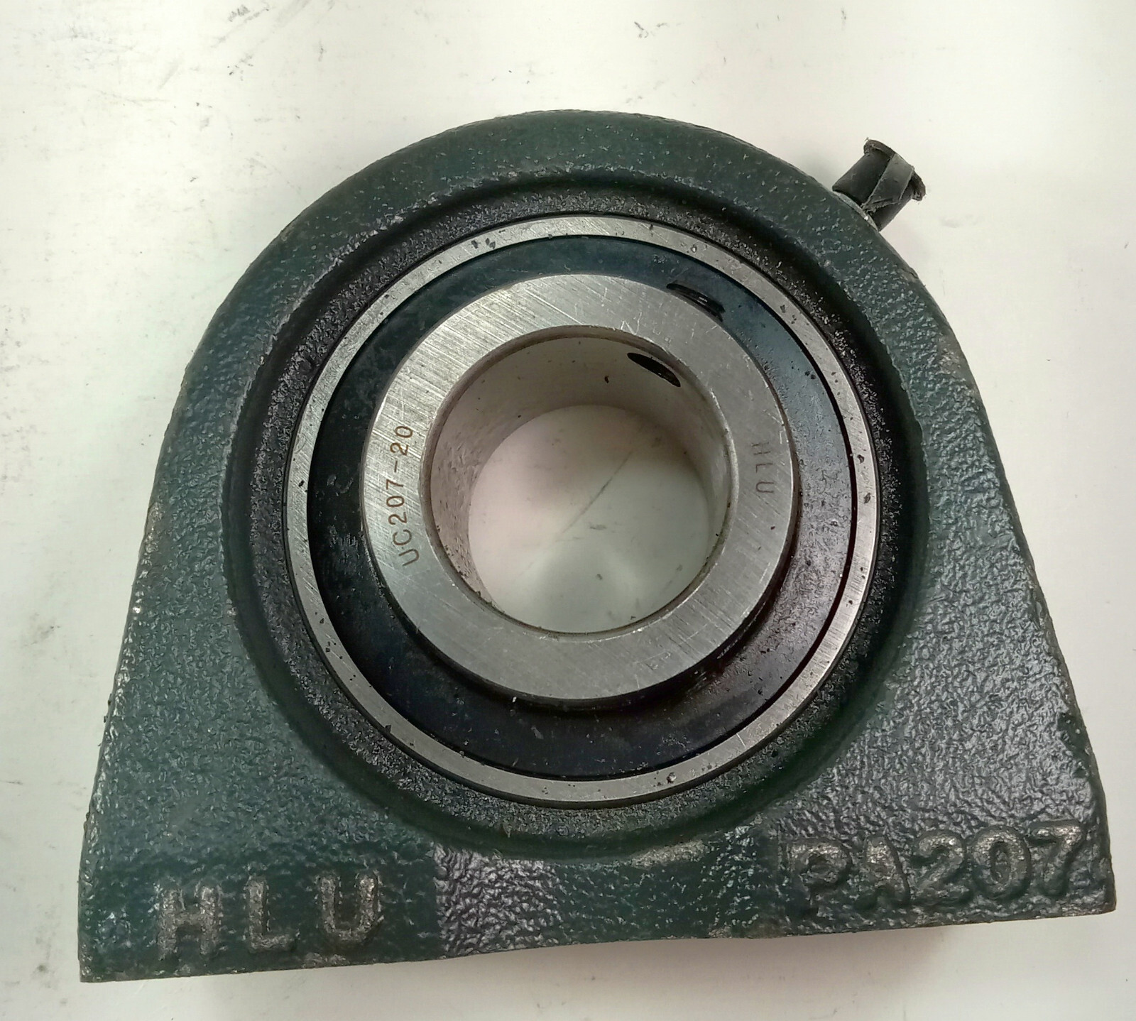 1 NEW HLU PA207 TAPPED BASE PILLOW BLOCK W/ UC207-20 BEARING NNB **MAKE OFFER**