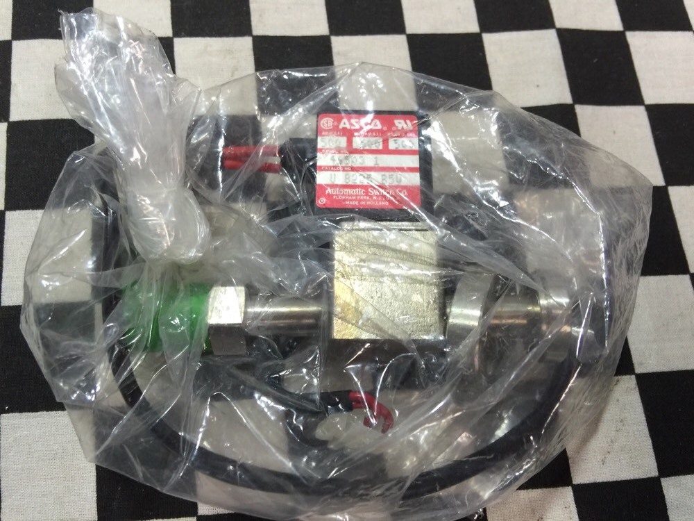 Asco Sub-miniature Solenoid U8225B5V, 1/4″ MVCR x 1-1/3″ CF, 400115-225D #126H