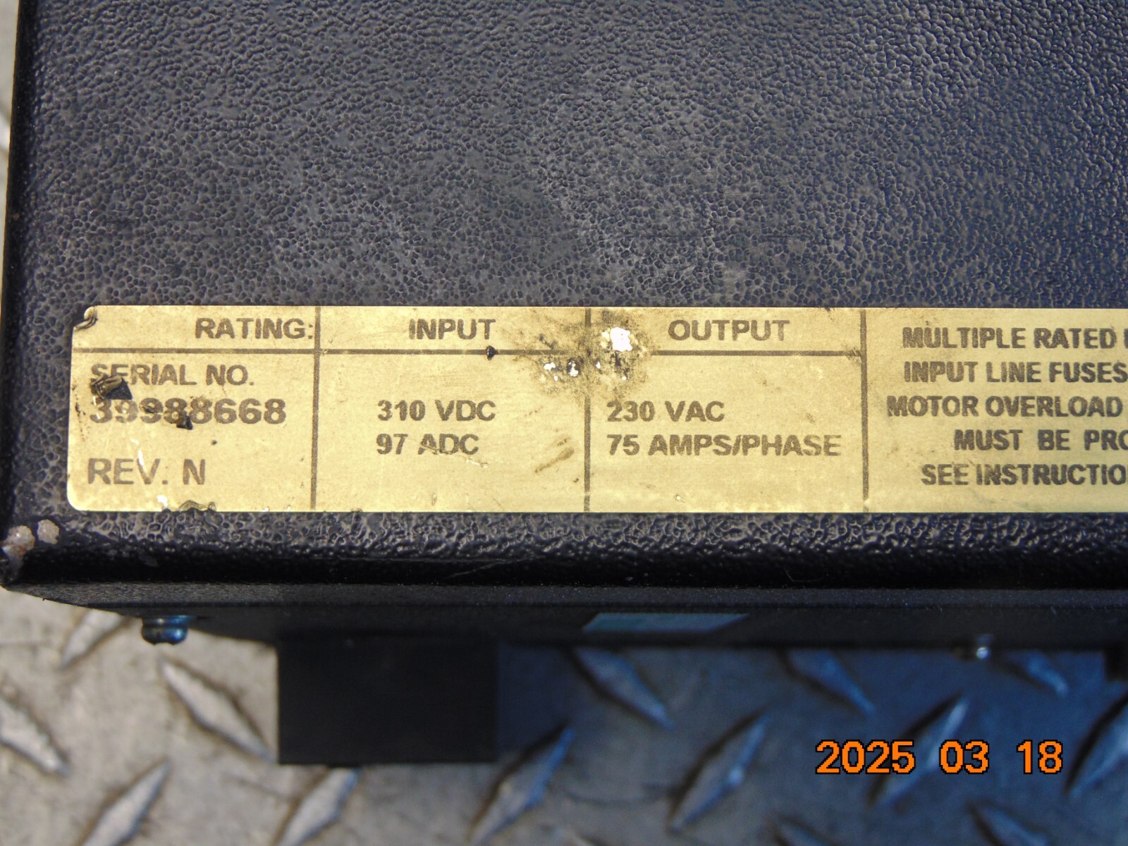VICKERS VFS5-275-00 2604A DRIVE missing screws