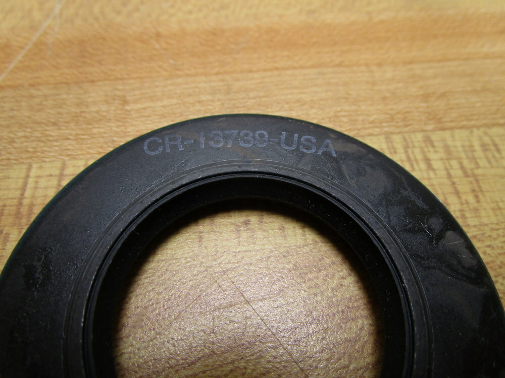 Chicago Rawhide CR 13739 SKF Radial Shaft Seal 13739