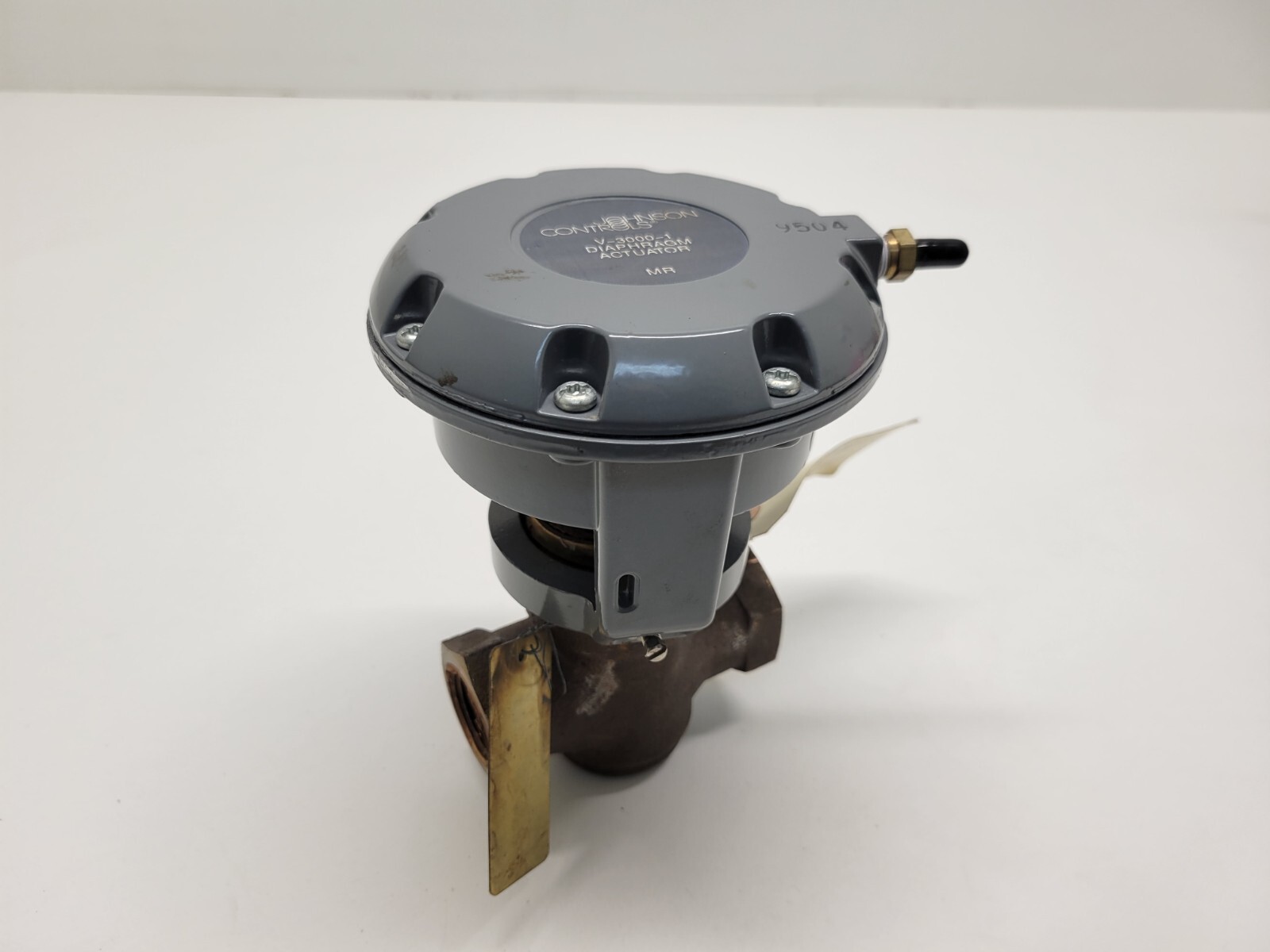 GOOD USED! JOHNSON CONTROLS DIAPHRAGM ACTUATOR VALVE V-3974-1004 V-3000-1